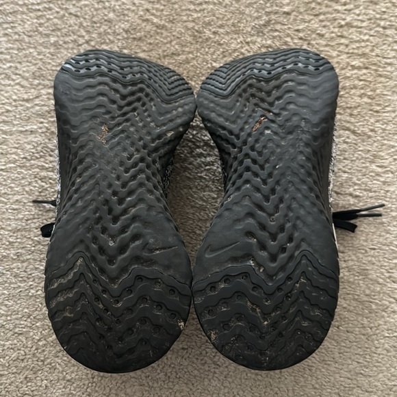 Nike Men’s Epic React Flyknit Oreo Size 8 - Picture 7 of 7